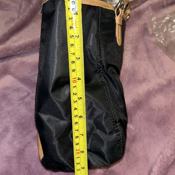 *BRAND NEW* Roots Nylon tote bag with zippers (black and brown accent) - Picture 7 of 9